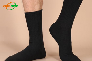 Чоловік часто питає де його носки? Це означає, що саме час придбати оптову партію шкарпет однакового кольору!