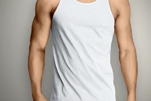 Чоловічі футболки та майки оптом: чому їх варто придбати від виробника Опт коло?