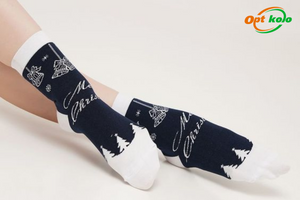 Теплі носки для жінок: огляд моделей, які будуть мати найбільший попит серед покупців