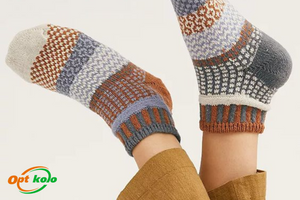 Жіночі теплі шкарпетки з яскравими принтами уже на сайті Опт коло